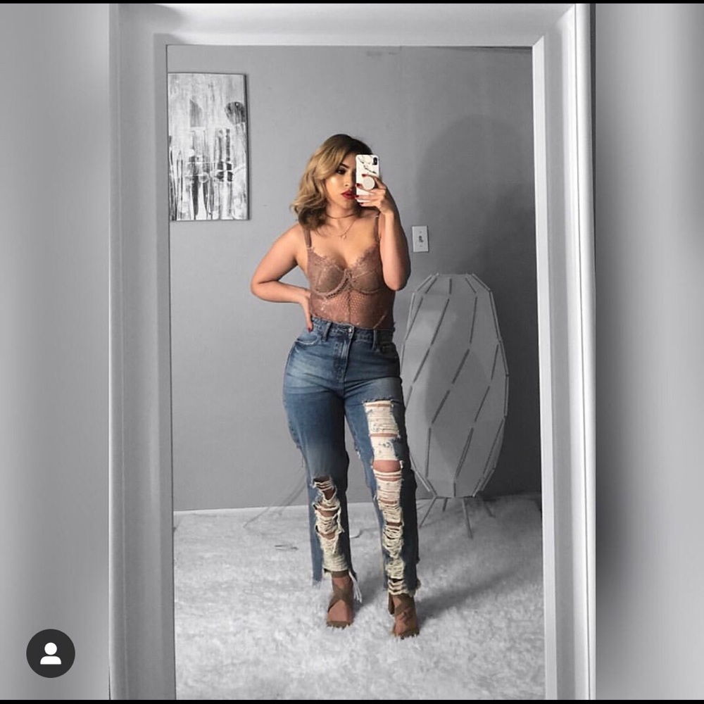 ▪️Nude Lace Bodysuit